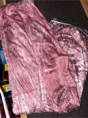 Mauve Paisley Printed Lounge Pants